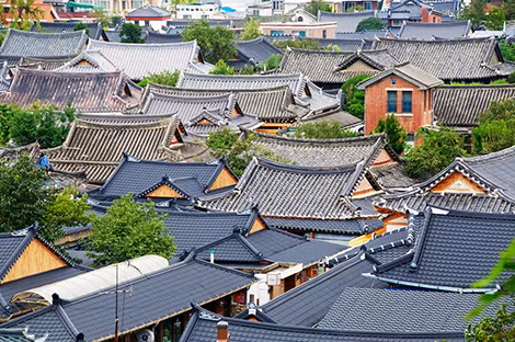 Làng Bukchon Hanok được xây dựng theo một lối kiến trúc độc đáo. ảnh: ST
