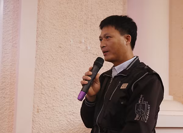 Nhiều người dân ở huyện Lạc Thủy đặt câu hỏi liên quan đến “tín dụng đen”, vay vốn ngân hàng Nhiều người dân ở huyện Lạc Thủy đặt câu hỏi liên quan đến “tín dụng đen”, vay vốn ngân hàng