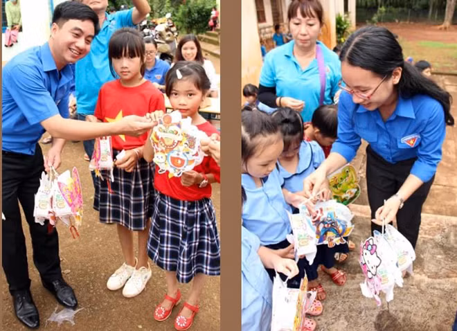 Bí thư Tỉnh Đoàn Bình Phước Trần Quốc Duy và Phó Bí thư Tỉnh Đoàn Bình Phước Lê Thị Hồng Phấn mang Trung thu ấm áp đến thiếu nhi xã Đường 10, huyện Bù Đăng, tỉnh Bình Phước với những phần quà đượm yêu thương