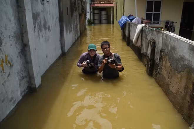 Cùng nhau tác nghiệp...