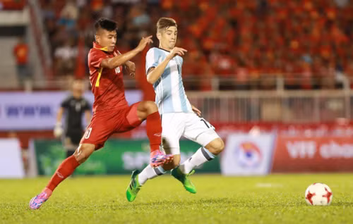 U20 Argentina thi đấu hoàn toàn trên chân so với U20 Việt Nam. Ảnh: Đức Đồng