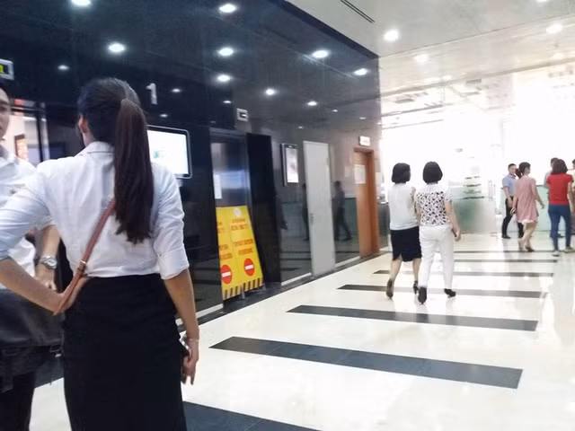 Hiện trường thang máy gặp sự cố.