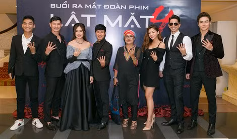 Các nghệ sĩ trong buổi ra mắt phim ''Lật mặt'' 4, phim có doanh thu phòng vé ấn tượng năm 2019.