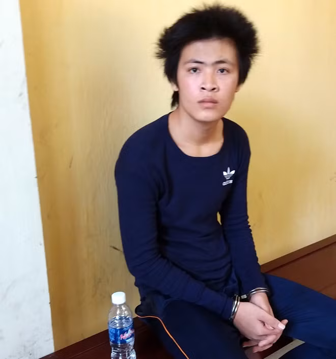 Đối tượng Hùng tại tòa.