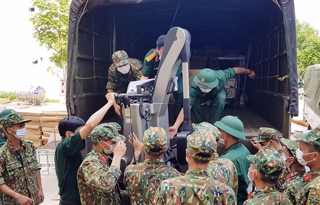 Bệnh viện dã chiến truyền nhiễm số 2 do Bệnh viện Quân y 103 (Học viện Quân y) chủ trì, sử dụng lực lượng gồm nhân sự, vật tư từ Bệnh viện Quân y 103, Bệnh viện Y học Phòng không-Không quân, Viện Y học cổ truyền Quân đội và các lực lượng phối thuộc của Quân đoàn 2, Tổ Xét nghiệm của Học viện Quân y đang triển khai tại Trung đoàn 831 thuộc Bộ Chỉ huy Quân sự tỉnh Bắc Giang.