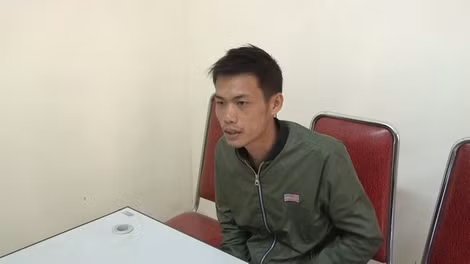 Đối tượng Đinh Ngọc Khoa tại cơ quan điều tra. Đối tượng Đinh Ngọc Khoa tại cơ quan điều tra.