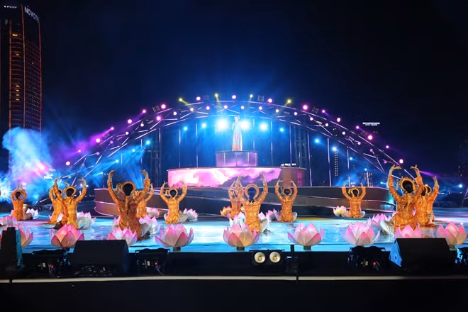 Sân khấu pháo hoa DIFF 2018