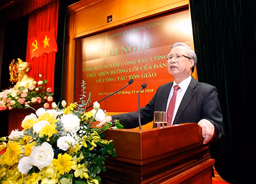 Đồng chí Trần Quốc Vượng, Ủy viên Bộ Chính trị, Thường trực Ban Bí thư phát biểu chỉ đạo hội nghị. Đồng chí Trần Quốc Vượng, Ủy viên Bộ Chính trị, Thường trực Ban Bí thư phát biểu chỉ đạo hội nghị.