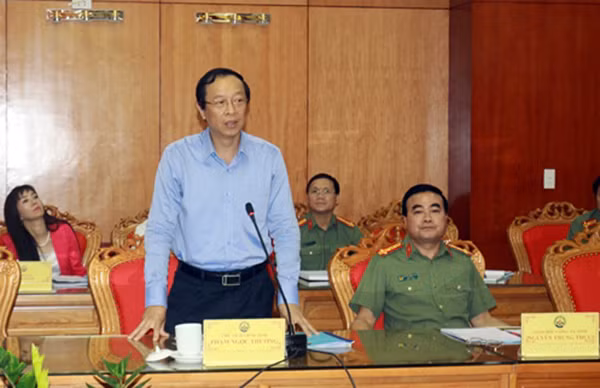 Đồng chí Phạm Ngọc Thưởng, Chủ tịch UBND tỉnh, Trưởng BCĐ 138 tỉnh Lạng Sơn báo cáo phương hướng nhiệm vụ trọng tâm và đề xuất kiến nghị với BCĐ 138 Trung ương.