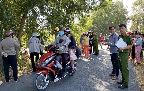 Tự tông xe vào gốc cây, 2 thanh niên tử vong ảnh 2