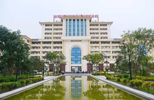 Đau đầu việc tuyển sinh chui, bán bằng cấp