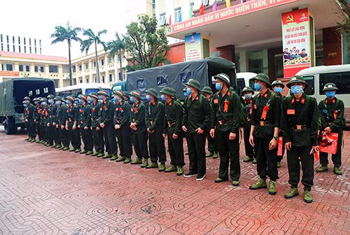 Công an tỉnh Hà Tĩnh tổ chức lễ giao nhận công dân thực hiện nghĩa vụ tham gia Công an nhân dân năm 2021. Công an tỉnh Hà Tĩnh tổ chức lễ giao nhận công dân thực hiện nghĩa vụ tham gia Công an nhân dân năm 2021.