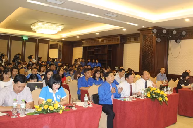 Toàn cảnh lễ phát động cuộc thi viết “Thanh niên, sinh viên nước ngoài ở Việt Nam với trách nhiệm giữ gìn biển đảo”.