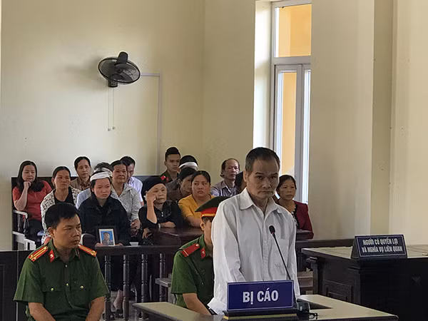 Với hành vi giết người, Hà Duy Tuyết phải trả giá bằng bản án tù chung thân. Với hành vi giết người, Hà Duy Tuyết phải trả giá bằng bản án tù chung thân.