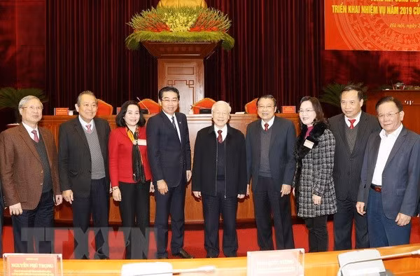 Tổng Bí thư, Chủ tịch nước Nguyễn Phú Trọng với các đại biểu dự Hội nghị. (Ảnh: Trí Dũng/TTXVN)
