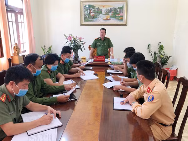 Công an huyện Đắk Glong họp triển khai công tác bảo đảm ANTT.