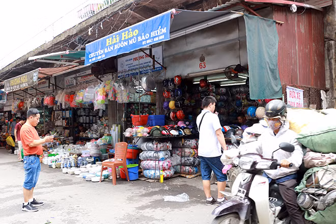 Sau thông tin về dự án đục thông 127 vòm cầu trên, hầu hết người dân đều ủng hộ chủ trương của thành phố tuy nhiên người dân vẫn còn lo ngại việc đục thông vòm cầu sẽ gây mất an toàn trụ đỡ cho tuyến đường sắt bên trên.