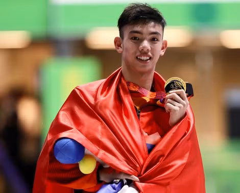 Nguyễn Huy Hoàng và tấm HCV SEA Games 30.