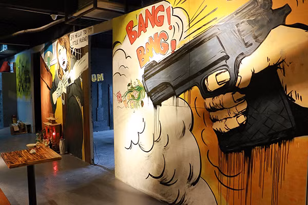 Mô hình giải trí độc, lạ nên mặc dù mới chỉ mở ra hơn 2 tháng, cafe Fury Room đã thu hút được khá đông khách hàng tới xả stress. Mô hình giải trí độc, lạ nên mặc dù mới chỉ mở ra hơn 2 tháng, cafe Fury Room đã thu hút được khá đông khách hàng tới xả stress.