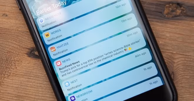 Càng cập nhật, iPhone càng dính thêm lỗi bảo mật.