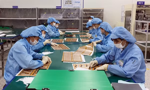 BHXH góp phần ổn định đời sống cho người lao động trong đợt dịch COVID-19 BHXH góp phần ổn định đời sống cho người lao động trong đợt dịch COVID-19