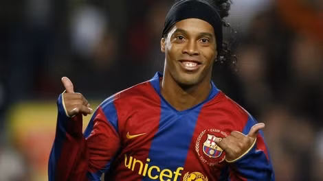 Nụ cười này của Ronaldinho đã đi cùng tâm trí của biết bao thế hệ người hâm mộ bóng đá.
