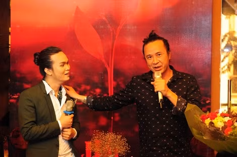Lê Khoa và nhạc sĩ Lê Minh Sơn.