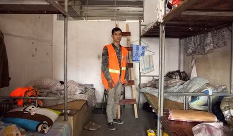 Một nam giới Trung Quốc nhiều tuổi nhưng chưa có vợ.