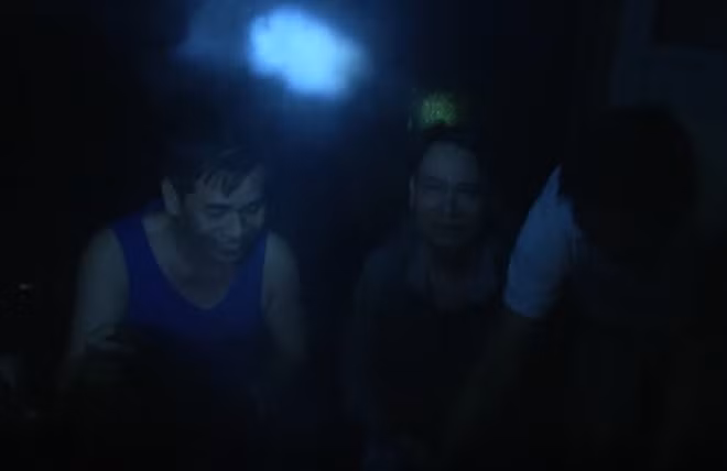 Tuy nhiên, đến khoảng 0h ngày 13/10, sau tiếng nổ lớn, núi đất đá sụt trùm lên các gian nhà đoàn đang nghỉ; 8 người thoát ra ngoài, 13 người mất tích. Tối 15/10, thi thể 13 người mất tích trong đoàn của Quân khu 4 và tỉnh Thừa Thiên - Huế gặp nạn trên đường đi cứu hộ sự cố sạt lở vùi lấp 17 công nhân trong thuỷ điện Rào Trăng 3 được lực lượng chức năng tìm thấy.