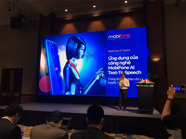Đại diện MobiFone – Ông Đặng Triều Dương trình tham luận
