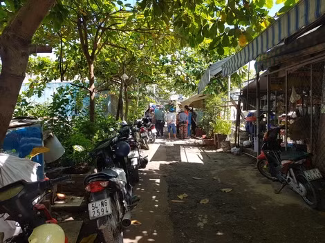 Vụ án khiến người dân trong khu phố bàng hoàng. Vụ án khiến người dân trong khu phố bàng hoàng.