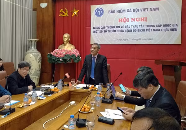 Ông Phạm Lương Sơn, Phó Tổng Giám đốc Bảo hiểm xã hội Việt Nam phát biểu tại Hội nghị