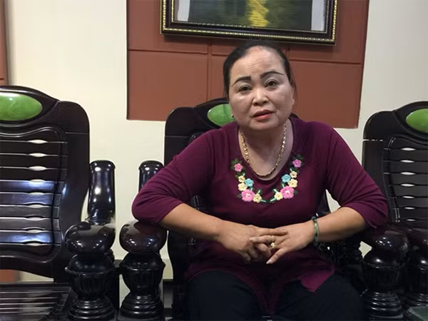 Lê Thị Dung tại cơ quan công an