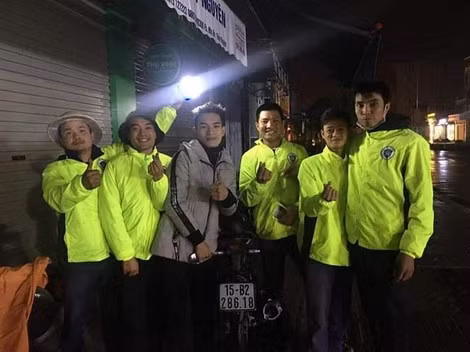Nụ cười trước giờ xuất phát.