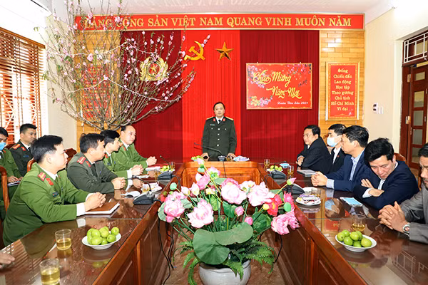 Đại tá Đặng Hồng Đức, Giám đốc Công an tỉnh chỉ đạo các đơn vị đẩy mạnh công tác đảm bảo an ninh trật tự trước, trong và sau tết Nguyên đán Tân Sửu năm 2021