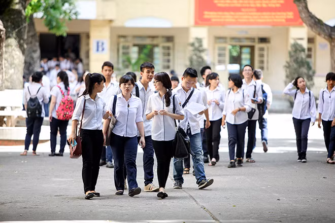 Các bạn trẻ có nhiều con đường vào đời chứ không riêng thi đại học. Ảnh minh họa: Thiện Hoàng