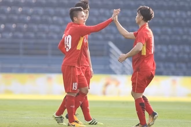 Quang Hải và Công Phượng.