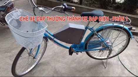 Một chiếc xe đạp thường chế thành xe đạp điện được rất nhiều người ưa chuộng.