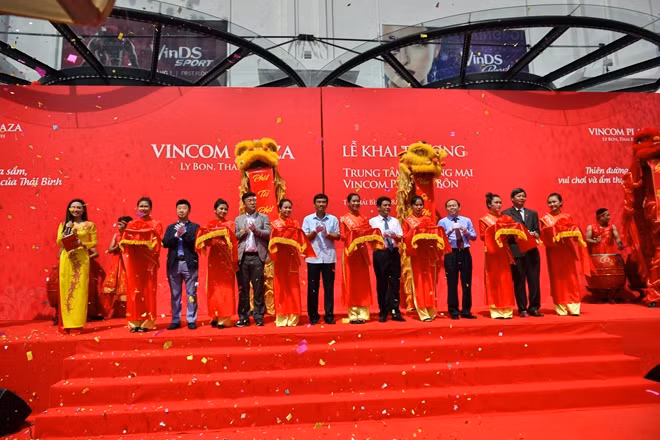 Lễ cắt băng khánh thành Vincom Lý Bôn