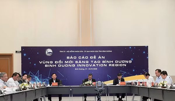 Các đại biểu tham dự hội nghị.