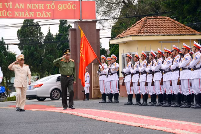 Đồng chí Bộ trưởng Tô Lâm thăm và làm việc với Công an, Cảnh sát PCCC Lâm Đồng