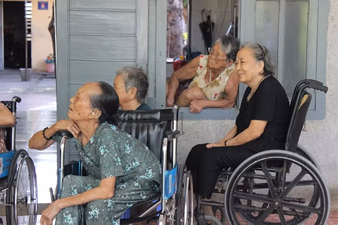 Được trang bị đầy đủ phương tiện nghe nhìn nên người làng phong luôn tin ở tương lai của con em mình.