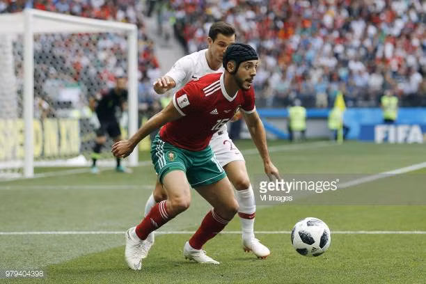 Các bác sĩ cho biết, Nordin Amrabat buộc phải đội chiếc mũ bảo hiểm trên sau một pha va chạm rất mạnh với Vahid Amiri của Iran, Amrabat đã dính chấn thương ở đầu và không thể thi đấu tiếp. Các bác sĩ cho biết, Nordin Amrabat buộc phải đội chiếc mũ bảo hiểm trên sau một pha va chạm rất mạnh với Vahid Amiri của Iran, Amrabat đã dính chấn thương ở đầu và không thể thi đấu tiếp.