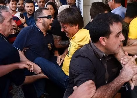 Ông Jair Bolsonaro khi bị tấn công.