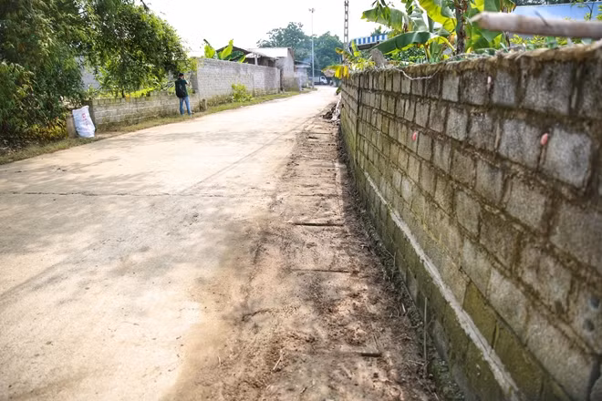 Mặt đường sau khi được dọn rửa.