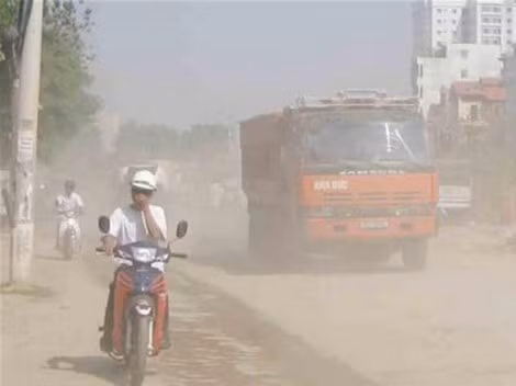 Bầu không khí luôn ngột ngạt, khói bụi.
