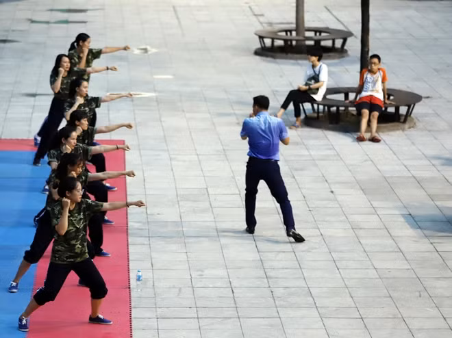 Các học viên tham gia khóa tập huấn được huấn luyện các các thế võ cơ bản như: Quật ngã, khóa tay, bắt giữ khống chế đối tượng... Qua đó giúp nâng cao khả năng xử lý trong các tình huống, góp phần giữ gìn ANTT tại cơ sở.