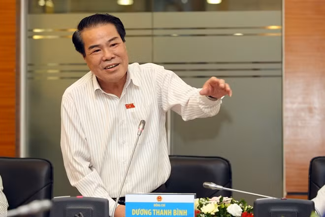 Bí thư Tỉnh ủy, Trưởng đoàn Đại biểu QH Cà Mau Dương Thanh Bình phát biểu