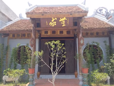 Nhà lưu niệm nhà văn Kim Lân ở làng Phù Lưu - Từ Sơn - Bắc Ninh. Nhà lưu niệm nhà văn Kim Lân ở làng Phù Lưu - Từ Sơn - Bắc Ninh.