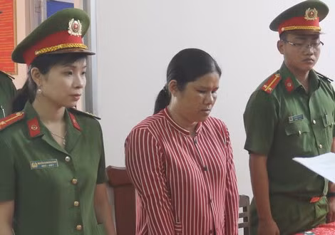 Chủ hụi Bùi Thị Kim Dung bị Công an tỉnh Trà Vinh khởi tố, bắt tạm giam. Chủ hụi Bùi Thị Kim Dung bị Công an tỉnh Trà Vinh khởi tố, bắt tạm giam.